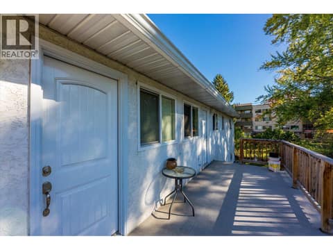 Photo 14 of 1011-1013 Lawson Avenue, Kelowna North