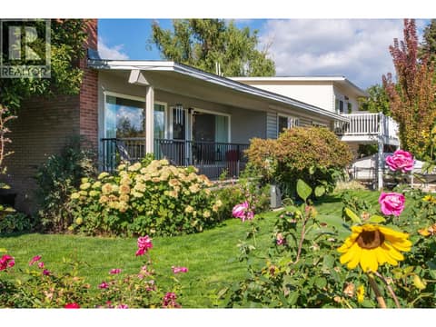 Photo 3 of 1296 Kelglen Crescent, Glenmore, Kelowna