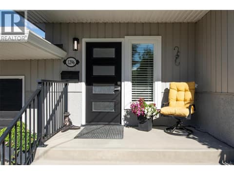 Photo 5 of 1296 Kelglen Crescent, Glenmore, Kelowna