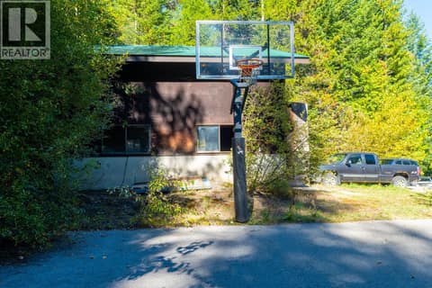 Photo 11 of 807 Spokane Street, Rossland