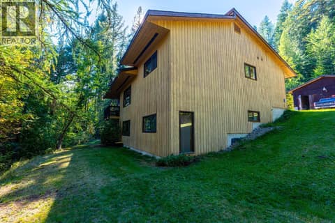 Photo 16 of 807 Spokane Street, Rossland