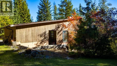 Photo 5 of 807 Spokane Street, Rossland