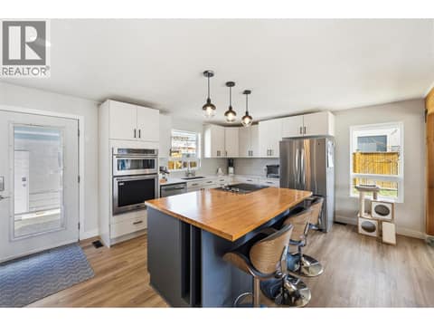 Photo 10 of 35 Granby Avenue, Main North, Penticton