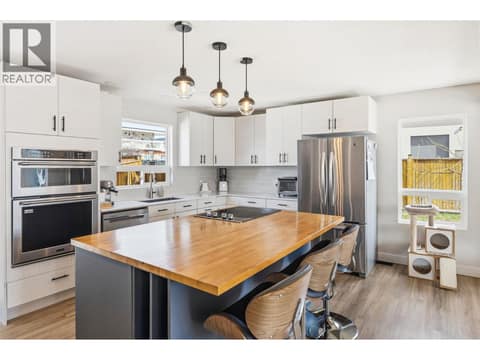 Photo 3 of 35 Granby Avenue, Main North, Penticton
