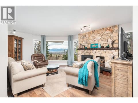 Main floor living room at 5221/5241 Hartnell Road, North BX, Vernon