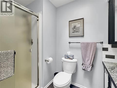 Ensuite at 6526 TUCELNUIT Drive Unit# 40, Oliver