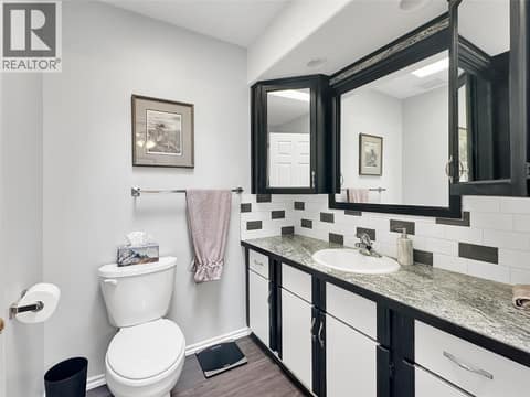 Ensuite at 6526 TUCELNUIT Drive Unit# 40, Oliver