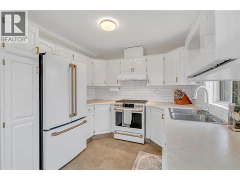 Photo 18 of 114 VANCOUVER Place, Uplands/Redlands, Penticton