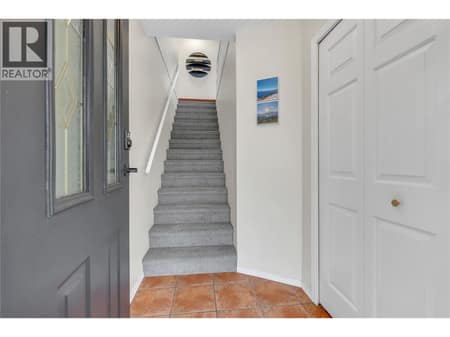 Photo 2 of 114 VANCOUVER Place, Uplands/Redlands, Penticton