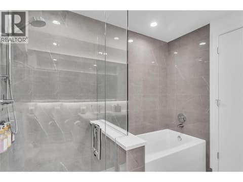 Oversized shower and soaker tub! at 238 Leon Avenue Unit# 808, Kelowna North