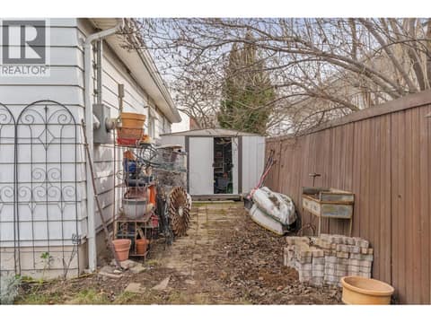Photo 17 of 2284 Aberdeen Street, Kelowna South