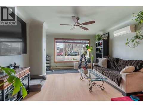 Photo 7 of 2284 Aberdeen Street, Kelowna South