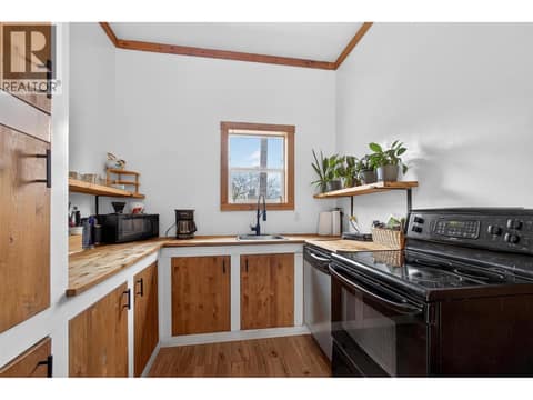 Photo 8 of 754 Wood Road, Fintry, Kelowna
