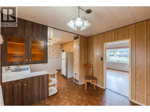 Photo 5 of 395 Edmonton Avenue, Main North, Penticton