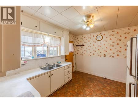 Photo 6 of 395 Edmonton Avenue, Main North, Penticton