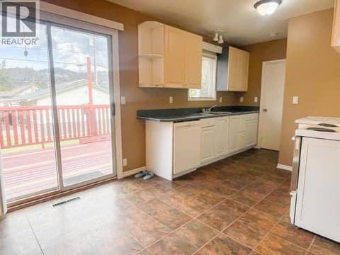 Photo 20 of 958 Stockwell Avenue, Kelowna North