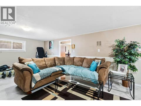 Photo 7 of 958 Stockwell Avenue, Kelowna North