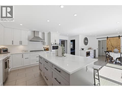 Photo 6 of 2298 Balfour Court, Aberdeen, Kamloops