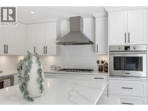 Photo 7 of 2298 Balfour Court, Aberdeen, Kamloops