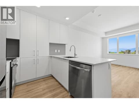 Photo 15 of 270 Riverside Drive Unit# 608, Main North, Penticton