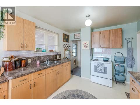 Photo 18 of 797 FORESTBROOK Drive, Main North, Penticton