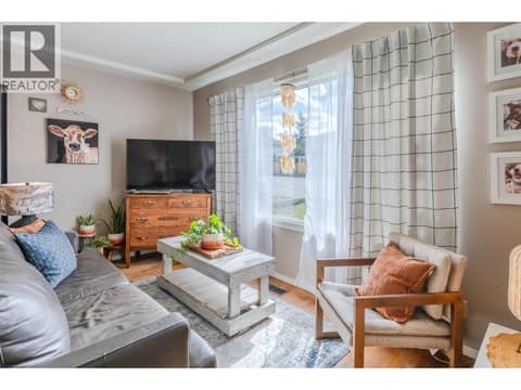 Photo 9 of 797 FORESTBROOK Drive, Main North, Penticton