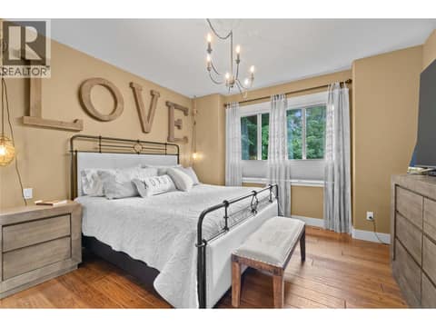 Principal room at 5100 Haynes Road, North BX, Vernon
