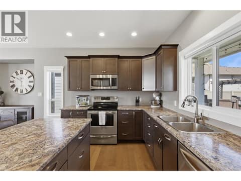 Photo 4 of 2109 Doubletree Crescent, Batchelor Heights, Kamloops