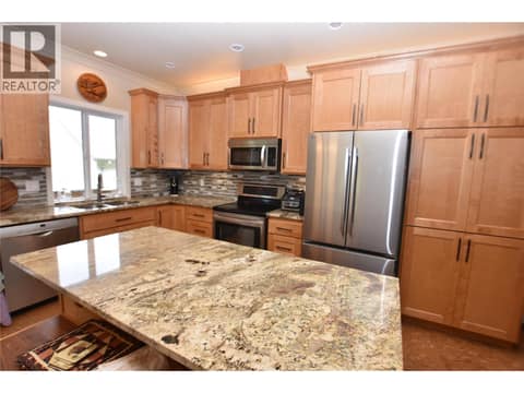 Photo 11 of 430 Hummingbird Avenue, Okanagan North, Vernon