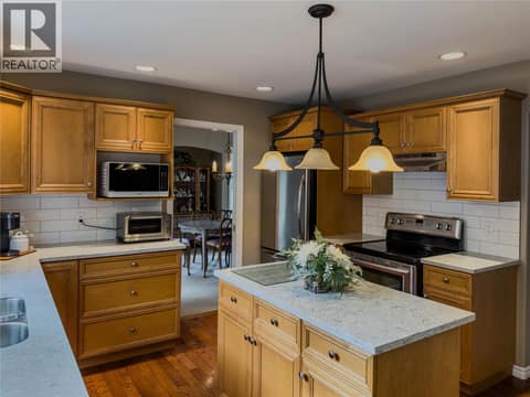 Photo 10 of 101 Coppertree Court, Sahali, Kamloops