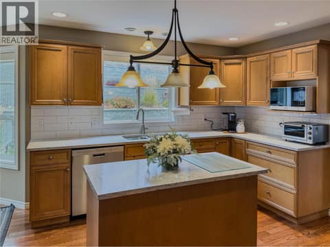 Photo 11 of 101 Coppertree Court, Sahali, Kamloops