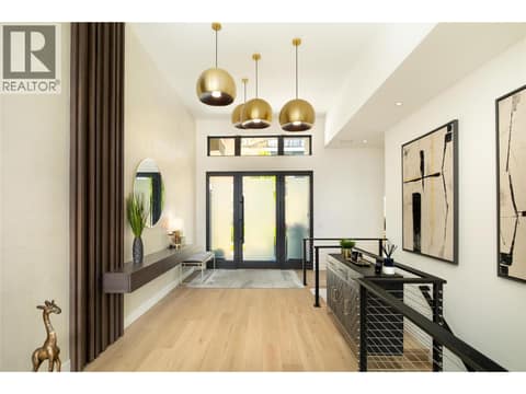 Foyer at 538 Clifton Court, Glenmore, Kelowna