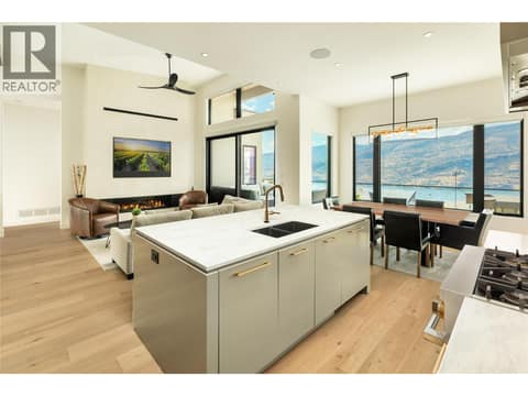 Jenn-Air dishwasher at 538 Clifton Court, Glenmore, Kelowna
