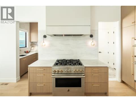 Jenn-Air Dual Fuel Range at 538 Clifton Court, Glenmore, Kelowna