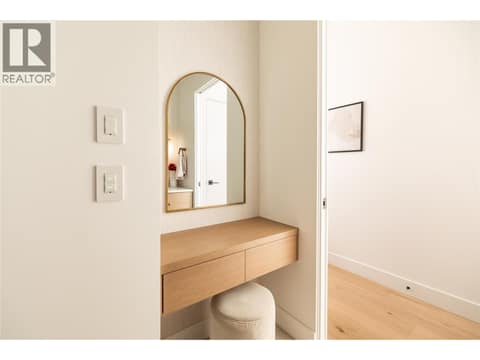 Makeup desk at 538 Clifton Court, Glenmore, Kelowna
