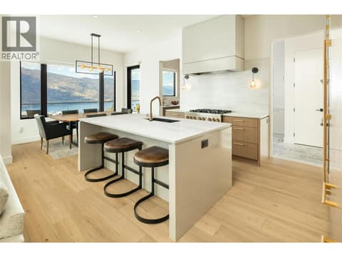 Panelled Appliances at 538 Clifton Court, Glenmore, Kelowna