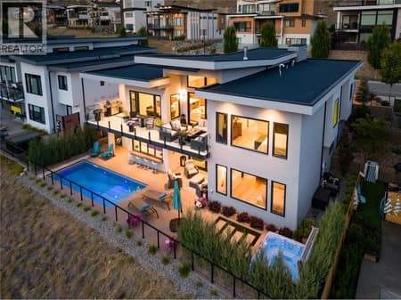 Salt water pool and salt water hot tub at 538 Clifton Court, Glenmore, Kelowna