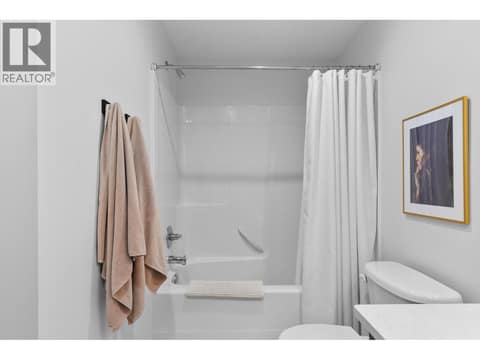 Basement full bathroom at 905 Paret Crescent, Lower Mission, Kelowna