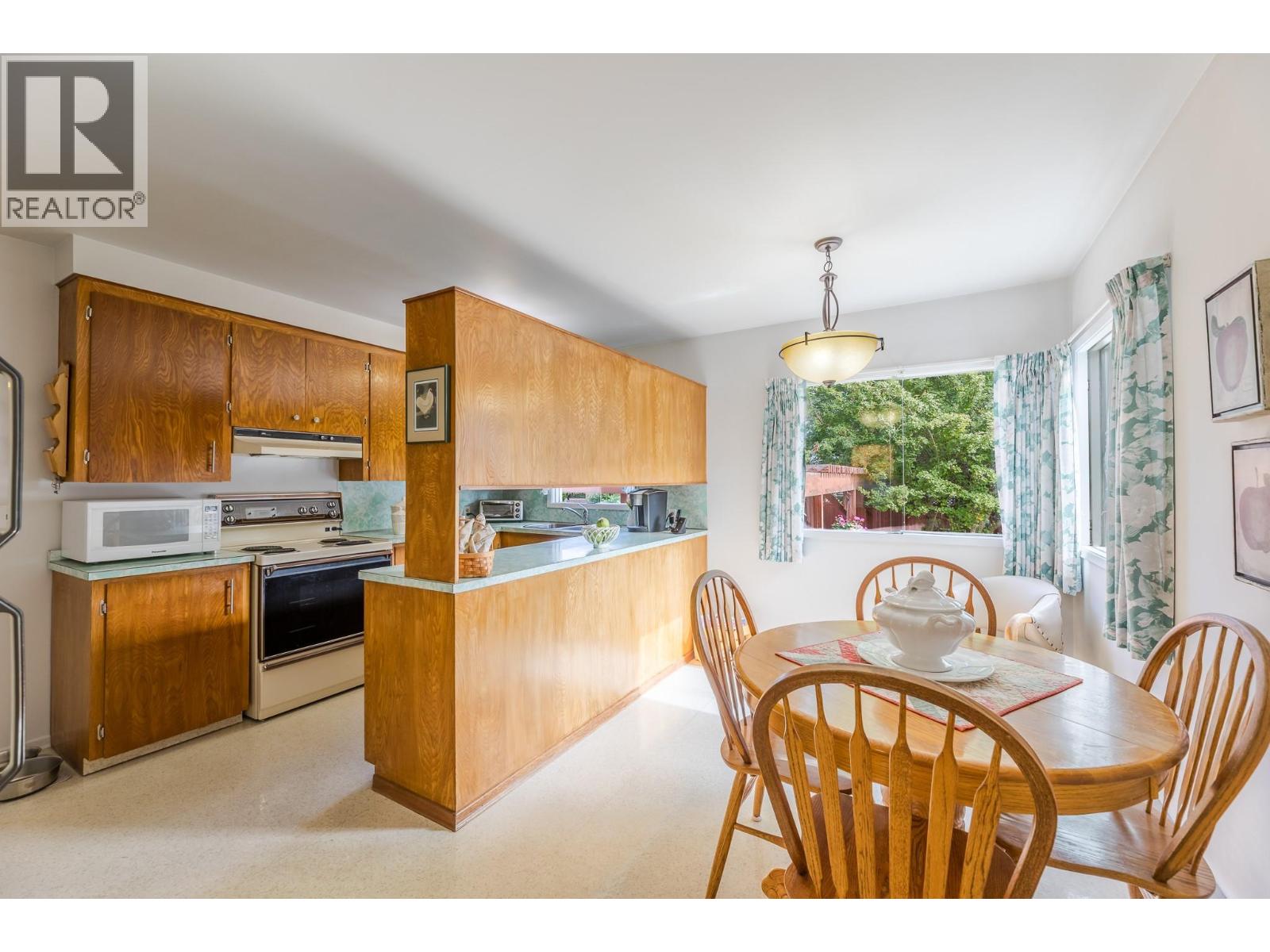 Photo 6 of 14001 Amm Avenue, Main Town, Summerland