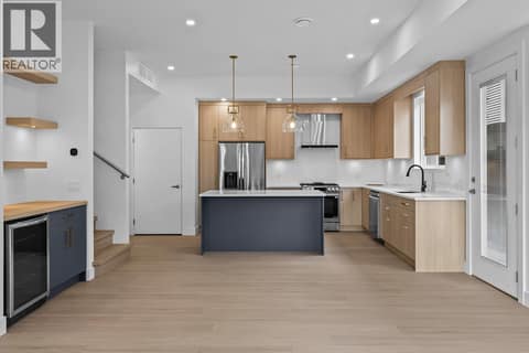 Photo of opposite side unit at 662 Birch Avenue Unit# 1, Kelowna South