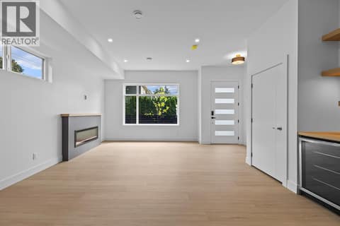 Wine fridge. Photo of opposite side unit at 662 Birch Avenue Unit# 1, Kelowna South