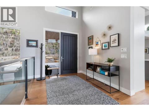 14 ft ceilings on Main at 1740 Granite Road, Lake Country South West