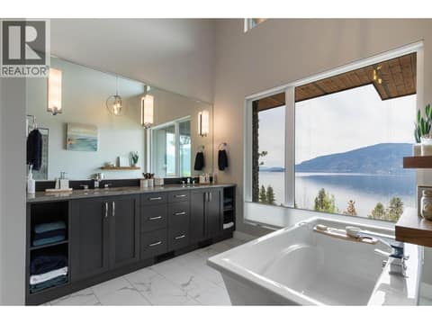 Primary Ensuite Bathroom at 1740 Granite Road, Lake Country South West