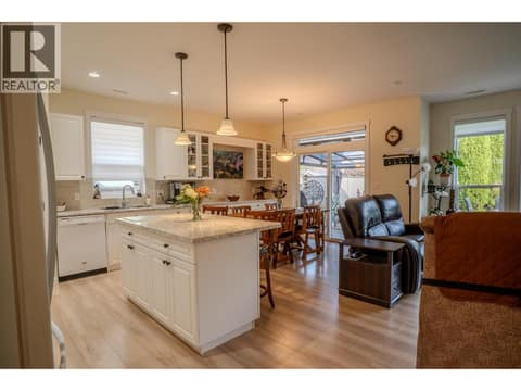 Photo 8 of 2620 ROSEWOOD Avenue, Brocklehurst, Kamloops