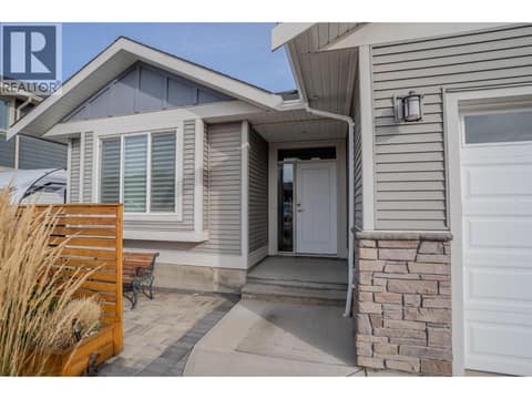 Without wheelchair ramp at 2620 ROSEWOOD Avenue, Brocklehurst, Kamloops
