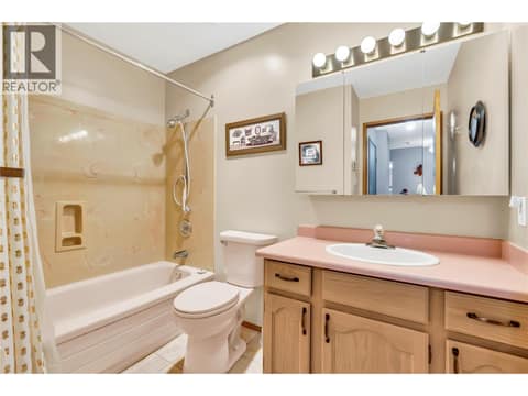 Photo 13 of 272 Green Avenue W Unit# 402, Main South, Penticton