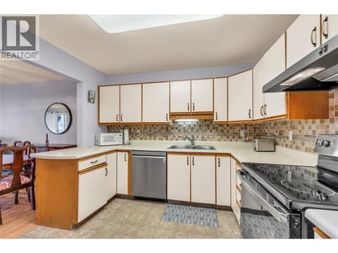 Photo 7 of 272 Green Avenue W Unit# 402, Main South, Penticton