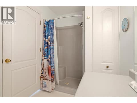 Primary ensuite at 756 Springrose Way, Lower Mission, Kelowna