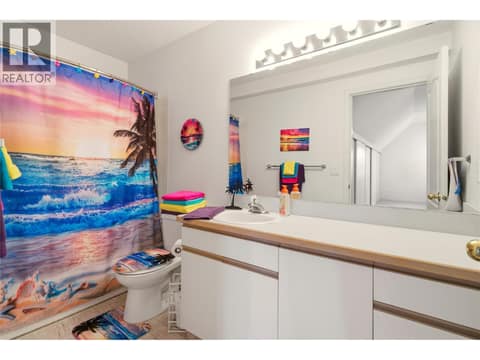 Uppler level ensuite at 756 Springrose Way, Lower Mission, Kelowna
