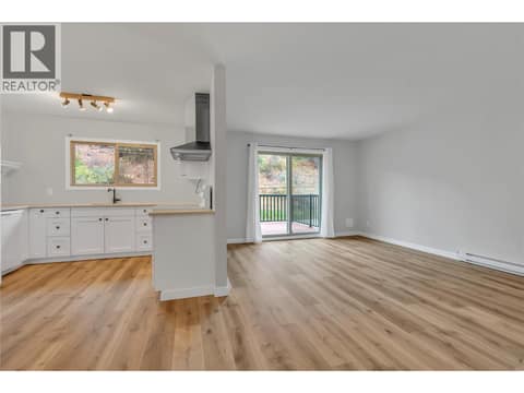 Photo 7 of 11318 Jubilee Road W Unit# 2, Main Town, Summerland